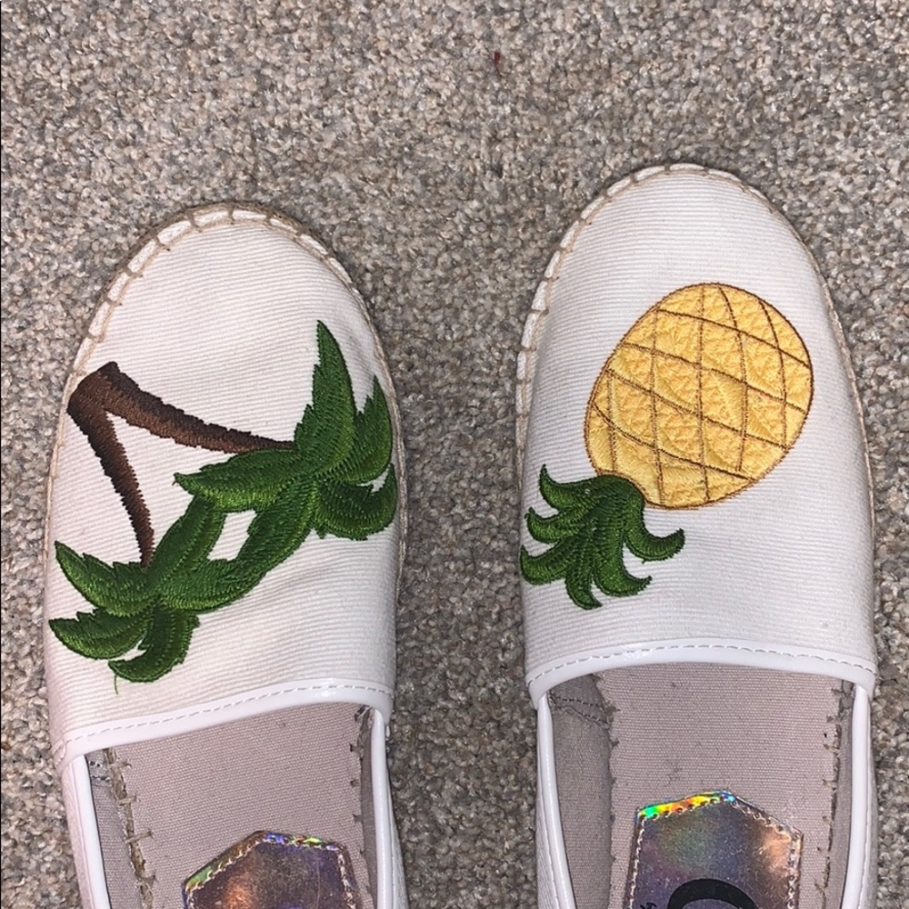 Size 7.5 Sam Edelman pineapple palm tree shoes - Picture 2 of 6